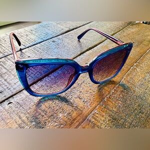 Elegant Women's Sunglasses in Blue and Red